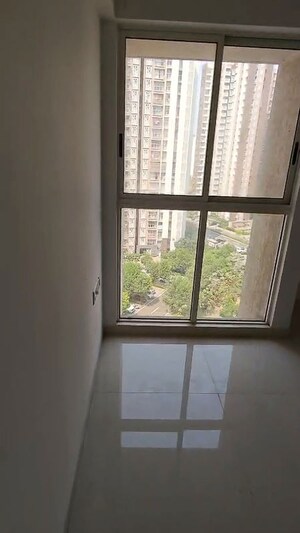 Room in 2 BHK Apartment at Lodha Upper Thane, Anjur – for Rent