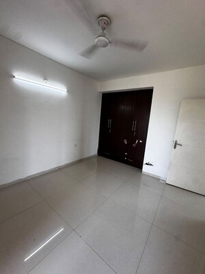 Room in 3 BHK Apartment at Tulip Violet, Sector 69 – for Rent