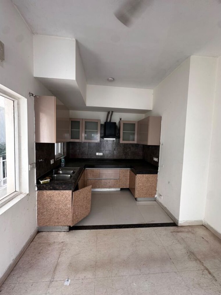 Living Room, tulip-violet 3 Bedroom 1578 Sq.Ft. Apartment In Sector 69 Gurgaon 10672685