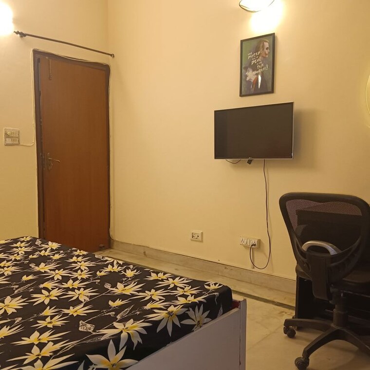 Bedroom, mohit-house 3 Bedroom 1700 Sq.Ft. Builder Floor In Sushant Lok I Gurgaon 10672732