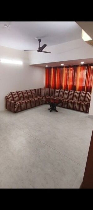 2 BHK Apartment For Rent in Orchid Apartment Santacruz West, Santacruz West