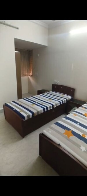 Bedroom in 2 BHK Apartment at Orchid Apartment Santacruz West, Santacruz West – for Rent