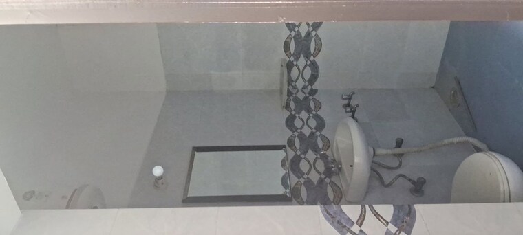 Bathroom, sarita vihar 1 Bedroom 800 Sq.Ft. Apartment In Sarita Vihar Delhi 10672749