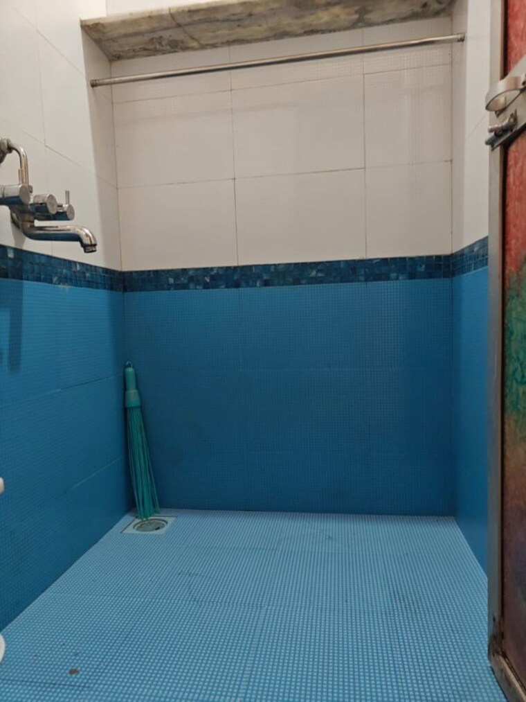 Bathroom, andheri west 3 Bedroom 1200 Sq.Ft. Apartment In Andheri West Mumbai 10672753