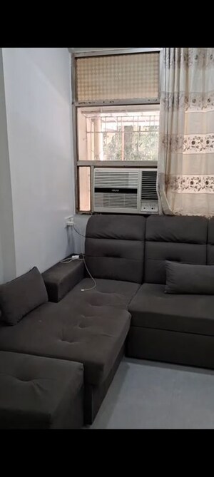 Living Room in 2 BHK Apartment at Chembur – for Rent