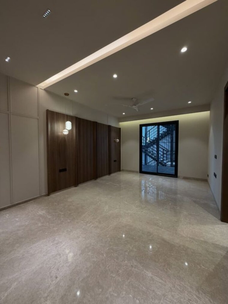 Room, civil lines 6+ Bedroom 700 Sq.Yd. Villa In Civil Lines Delhi 10672794