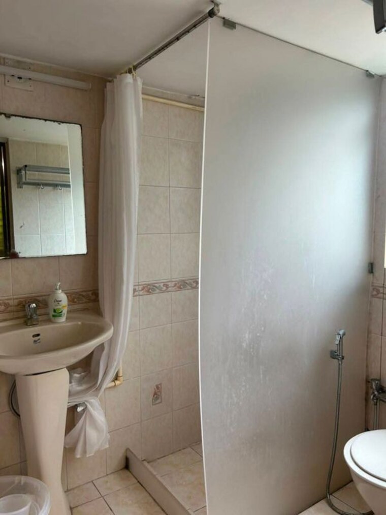 Bathroom, anand-villa-khar 1 Bedroom 500 Sq.Ft. Apartment In Khar West Mumbai 10672798
