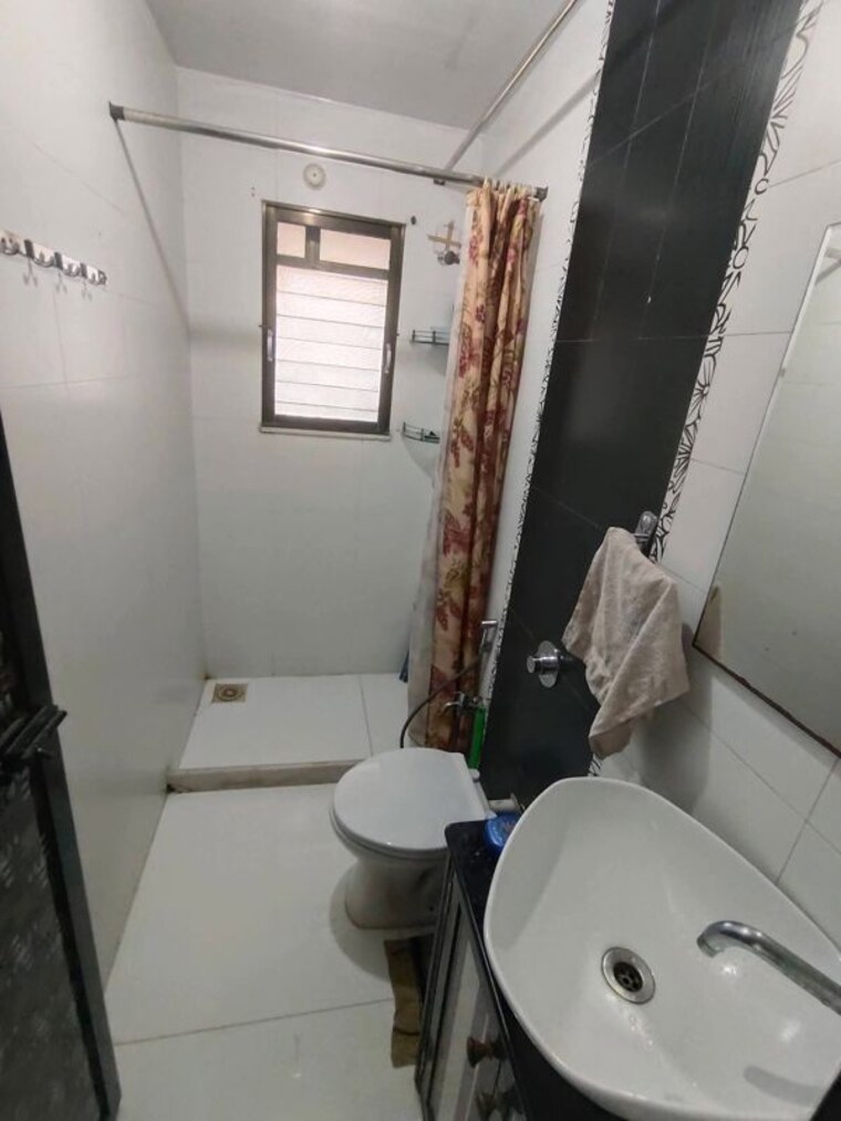 Bathroom, payal-chs-varsova 1 Bedroom 500 Sq.Ft. Apartment In Versova Mumbai 10672804