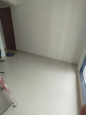 Room in 1.5 BHK Apartment at Atmiya Centria, Santacruz East – for Rent