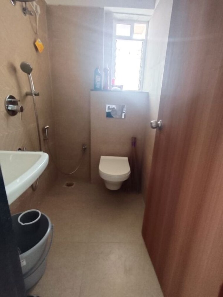 Bathroom, atmiya-centria 1.5 Bedroom 600 Sq.Ft. Apartment In Santacruz East Mumbai 10672803