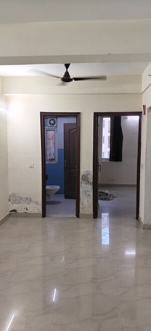 Room in 2.5 BHK Apartment at Sikka Karmic Greens, Sector 78 – for Rent