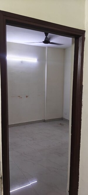 Room in 2.5 BHK Apartment at Sikka Karmic Greens, Sector 78 – for Rent