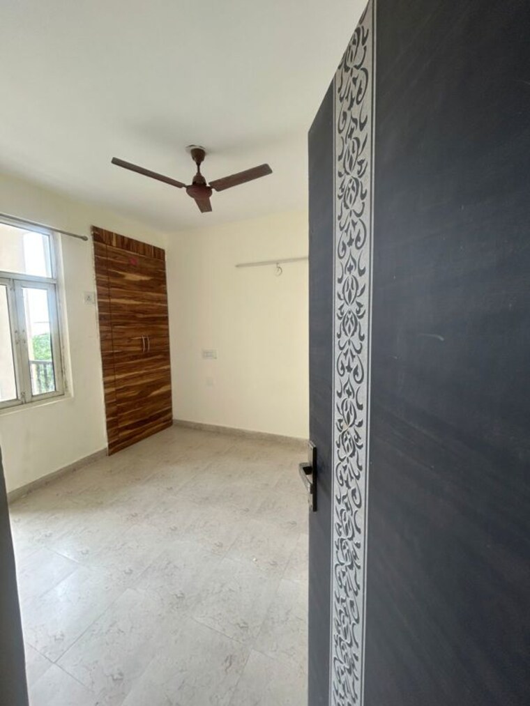 Bathroom, mgi-gharaunda 3 Bedroom 1100 Sq.Ft. Apartment In Raj Nagar Extension Ghaziabad 10672839