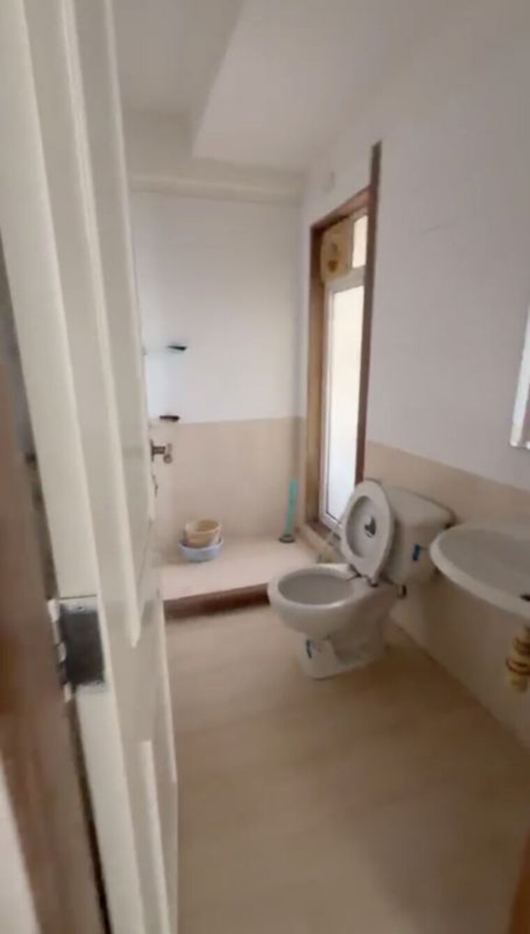 Bathroom, hiranandani-estate-corsica 2 Bedroom 720 Sq.Ft. Apartment In Ghodbunder Road Thane 10672842