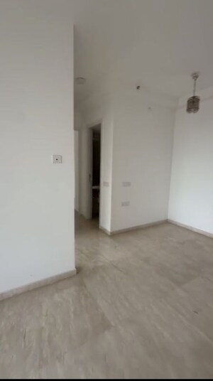 Room in 2 BHK Apartment at Hiranandani Delanna, Ghodbunder Road – for Rent
