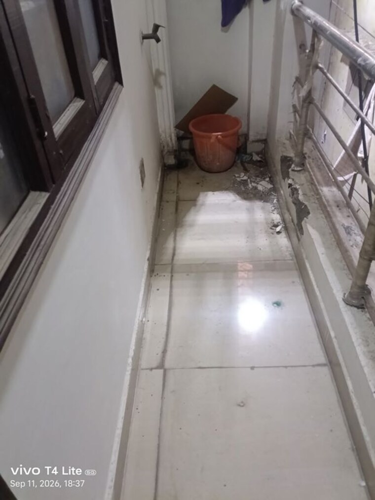 Balcony, khirki extension 1 Bedroom 50 Sq.Yd. Builder Floor In Khirki Extension Delhi 10672871
