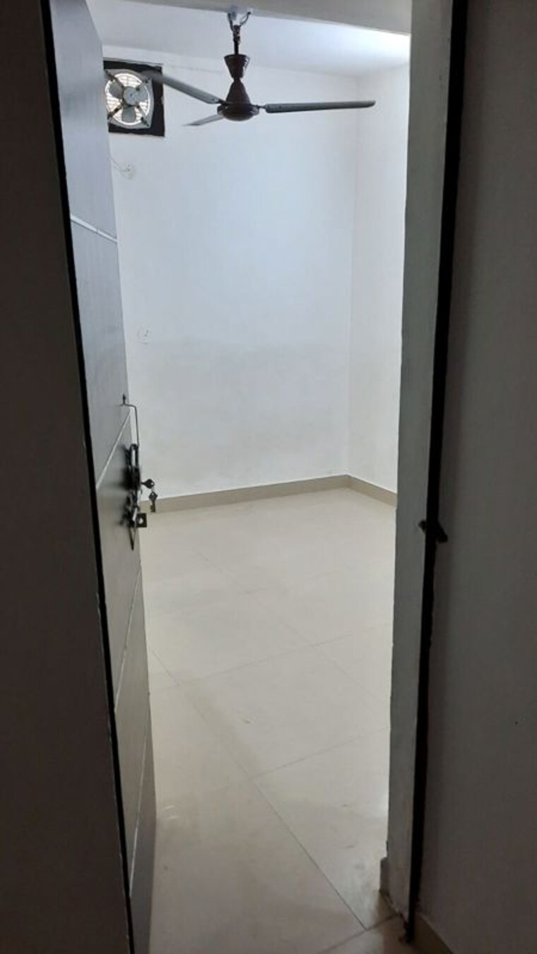 Bathroom, panchsheel vihar 1 Bedroom 50 Sq.Yd. Builder Floor In Panchsheel Vihar Delhi 10672873