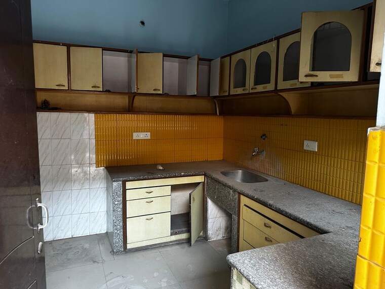 Kitchen, new industrial township 1 3 Bedroom 1500 Sq.Ft. Builder Floor In New Industrial Township 1 Faridabad 10672878