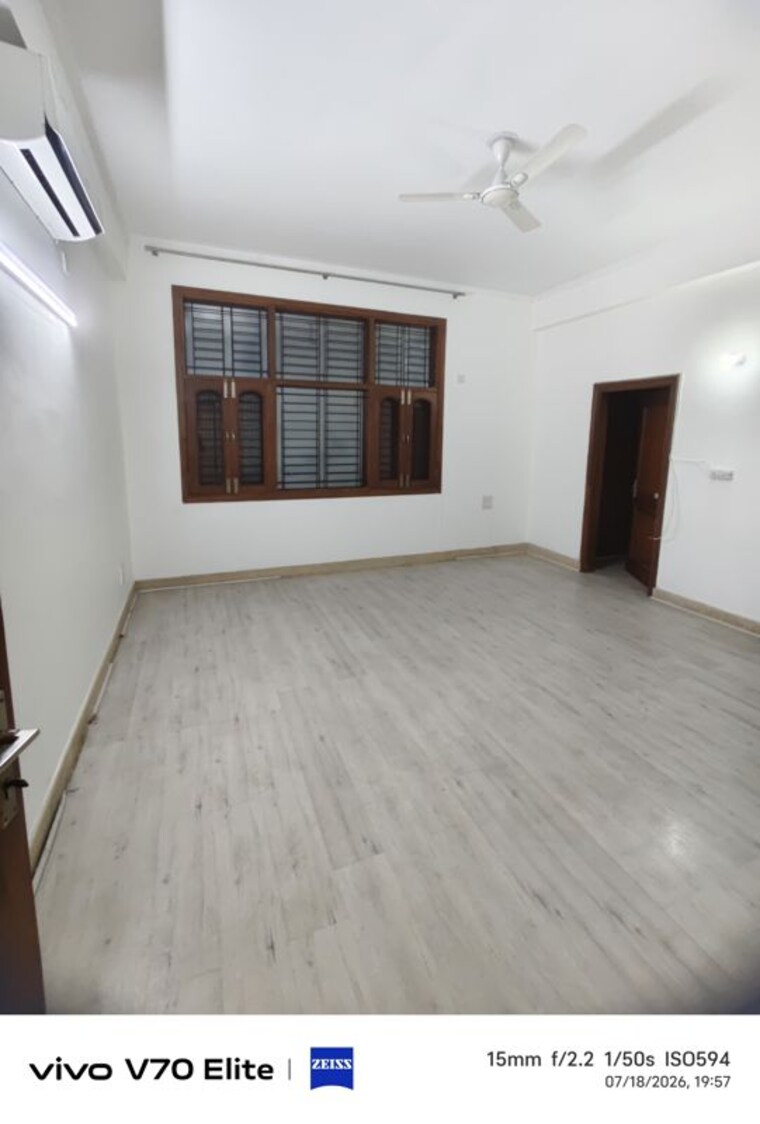 Room, sector 50 5 Bedroom 5000 Sq.Ft. Villa In Sector 50 Noida 10672880