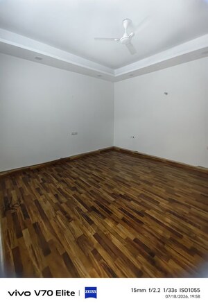 Room in 5 BHK Villa at Sector 50 – for Rent