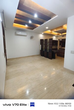 Room in 5 BHK Villa at Sector 50 – for Rent