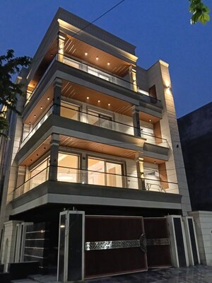 6+ BHK Villa – Exterior View View at Sector 100 - for Sale
