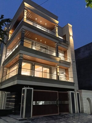 6+ BHK Villa – Exterior View View at Sector 100 - for Sale
