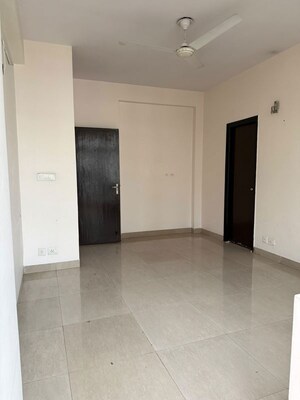 Room in 3 BHK Apartment at Eldeco Elegante, Vibhuti Khand – for Rent