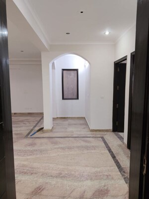 Building Lobby in 5 BHK Villa at Sector 41 – for Sale