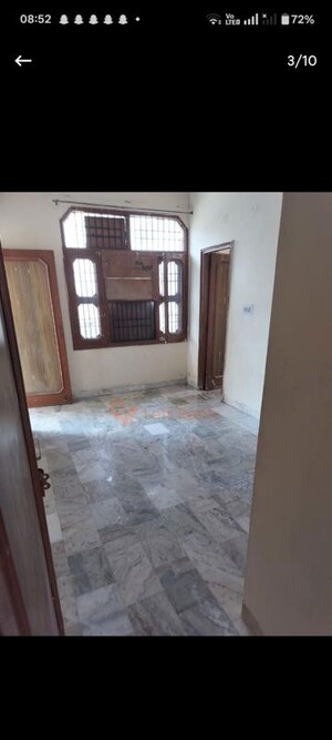 Room in 3 BHK Builder Floor at Sector 46 – for Rent