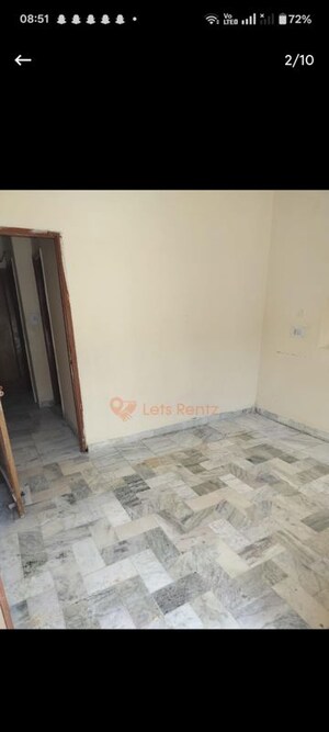 Room in 3 BHK Builder Floor at Sector 46 – for Rent