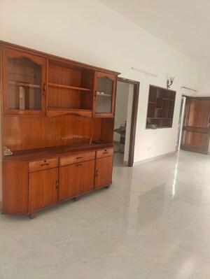 3 BHK Builder Floor For Rent in Sector 34