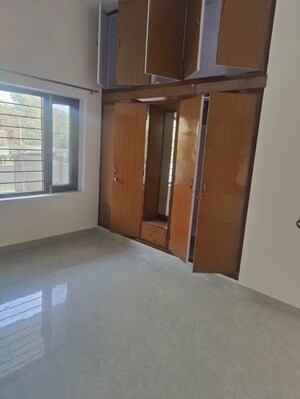 Room in 3 BHK Builder Floor at Sector 34 – for Rent
