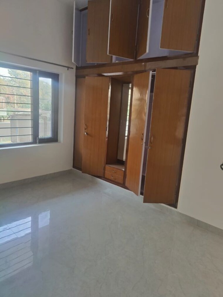 Room, sector 34 3 Bedroom 1500 Sq.Ft. Builder Floor In Sector 34 Chandigarh 10672897