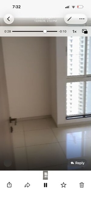 Room in 1.5 BHK Apartment at Godrej Emerald, Ghodbunder Road – for Rent