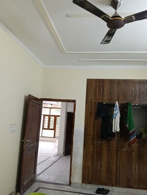Room in 3 BHK Villa at Sector 46 – for Rent