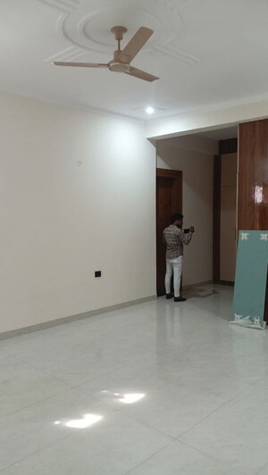 Room in 3.5 BHK Villa at Sector 46 – for Rent