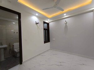 Room in 3 BHK Apartment at Palm Residency Chhatarpur, Chattarpur – for Rent