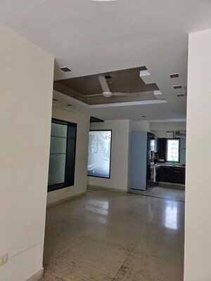 Building Lobby in 3.5 BHK Villa at Sector 46 – for Rent
