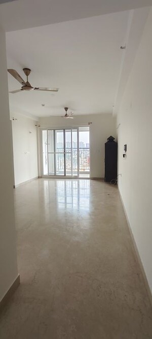 2 BHK Apartment For Rent in Prestige Misty Waters, Hebbal