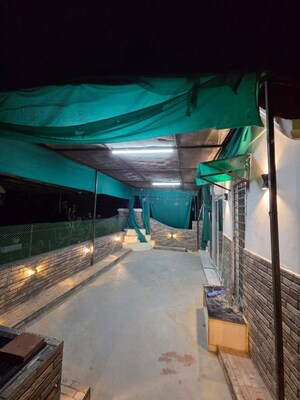 Gym in 3 BHK Builder Floor at South City 2 – for Rent