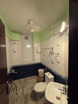 Team Area in 3 BHK Builder Floor at South City 2 – for Rent