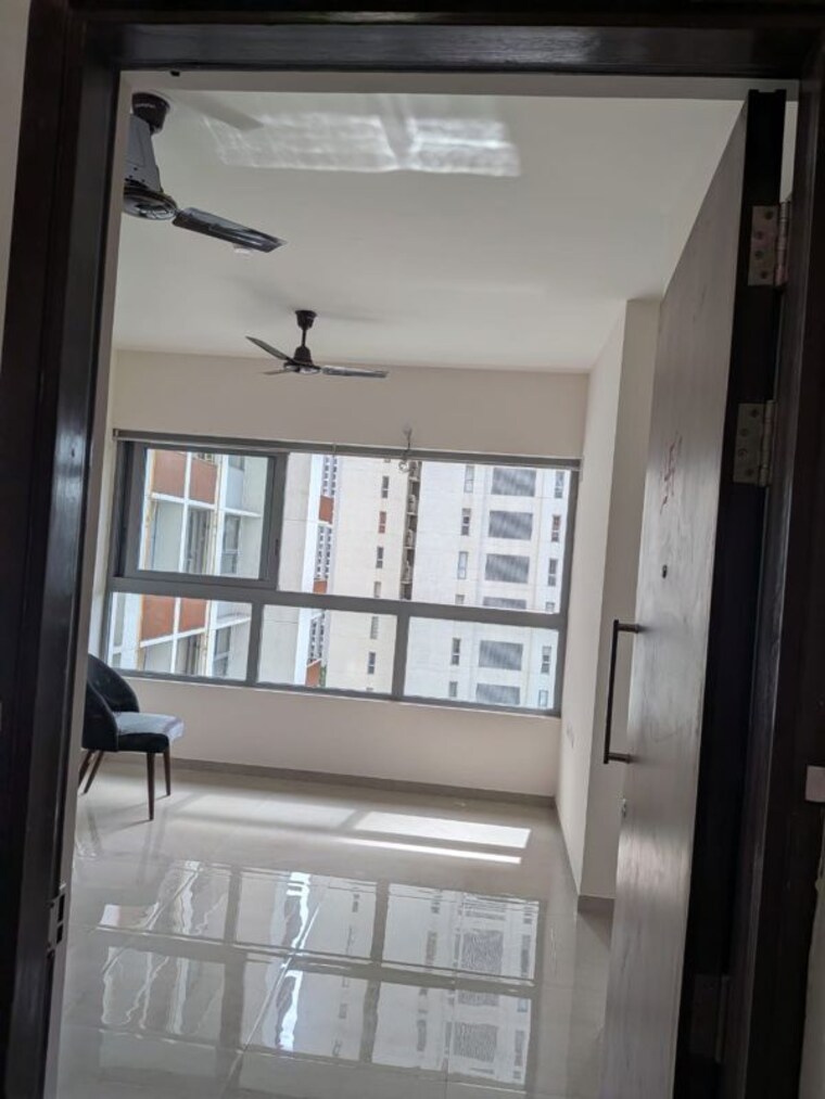 Balcony, piramal-vaikunth-cluster-2 1 Bedroom 381 Sq.Mt. Apartment In Balkum Pada Thane 10672974
