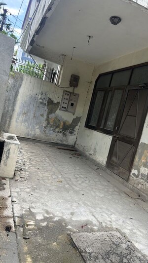 2 BHK Independent House For Sale in RWA Apartments, Sector 31