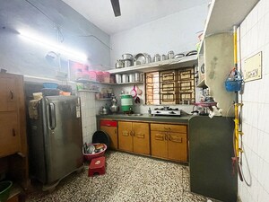 Parking in 6 BHK Independent House at Motera – for Sale