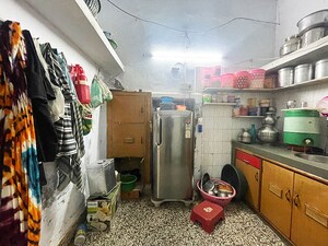 Parking in 6 BHK Independent House at Motera – for Sale