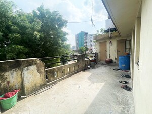 Parking in 6 BHK Independent House at Motera – for Sale
