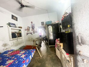 Parking in 6 BHK Independent House at Motera – for Sale