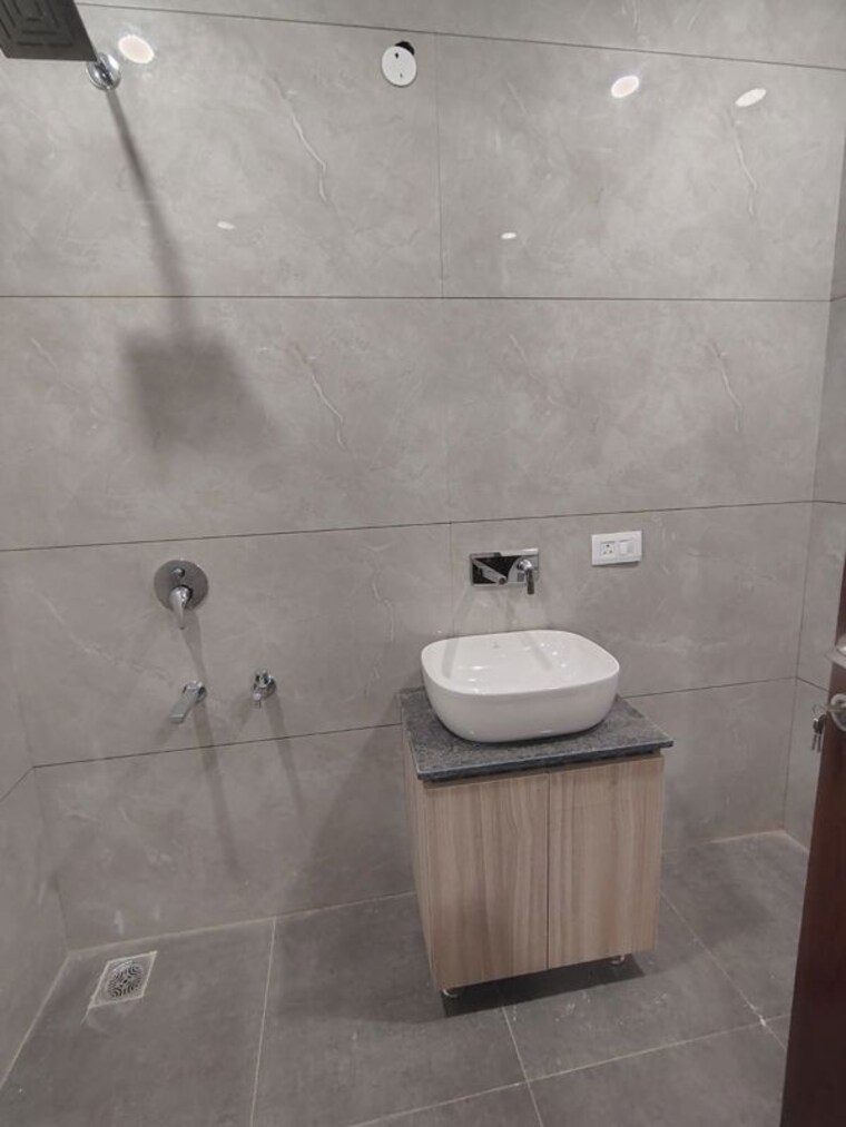 Bathroom, ambala highway 3 Bedroom 950 Sq.Ft. Villa In Ambala Highway Zirakpur 10673032