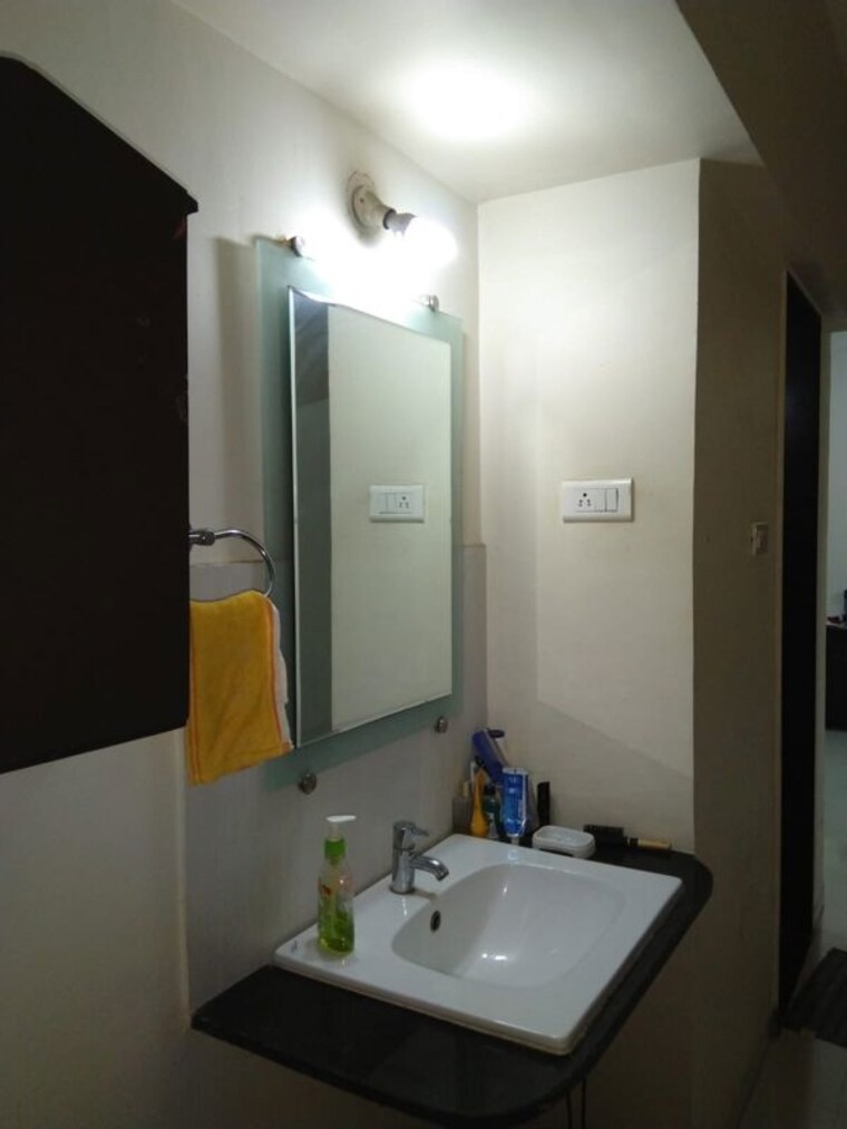 Bathroom, viva-hallmark 2 Bedroom 1000 Sq.Ft. Apartment In Bavdhan Pune 10673065